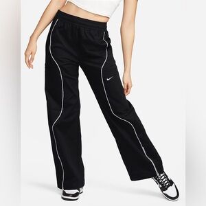 Nike Sportswear Women's High-Waisted Woven Trousers Black Size Medium Wide Leg